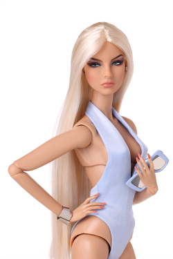 Fashion Royalty Collection – Last Basic Doll